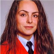 Profesor de apoyo escolar imparte clases a niños de primaria y secundaria de diversas asignaturas